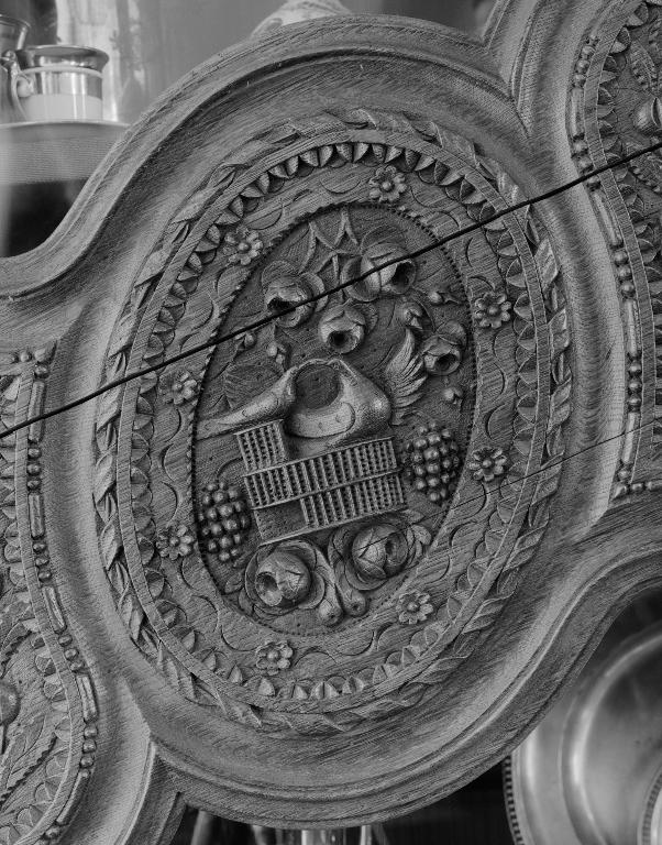 Armoire normande vitrée, dite de mariage