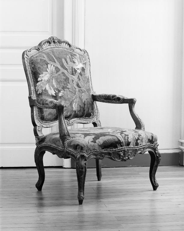 Fauteuil vu de face.