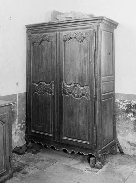 Armoire (2)