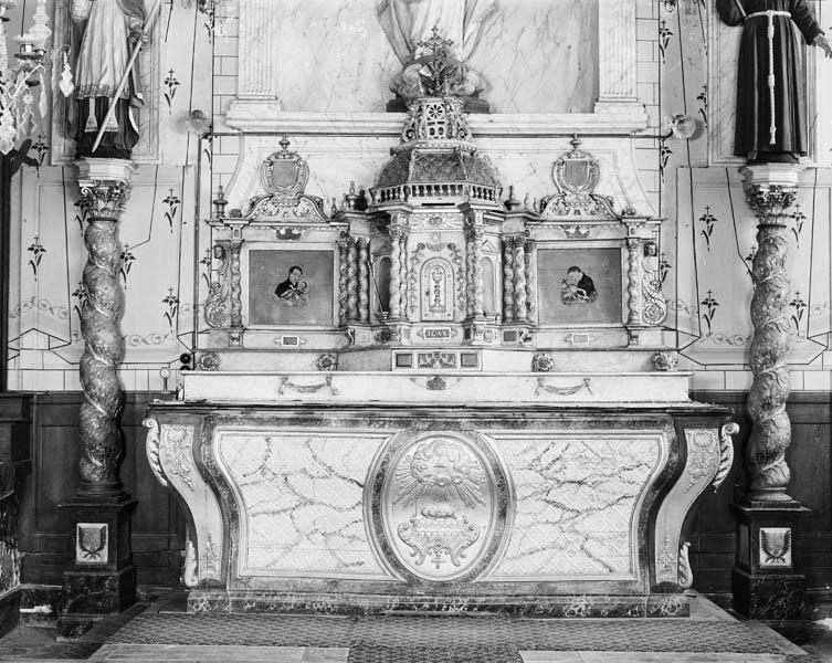 Ensemble (autel, tabernacle, 2 statues )