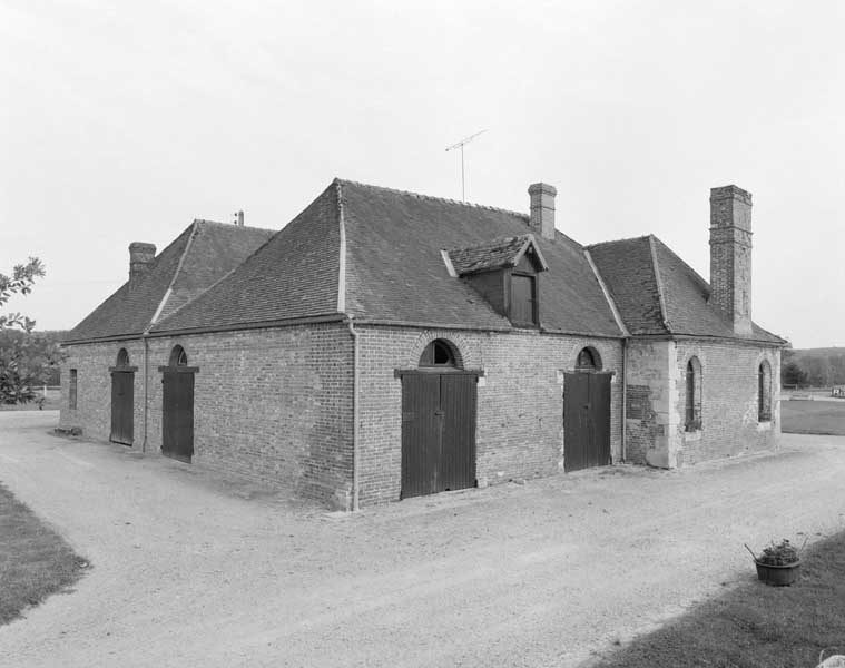 Petites infirmeries et logement du bouvier, élévations nord et ouest.