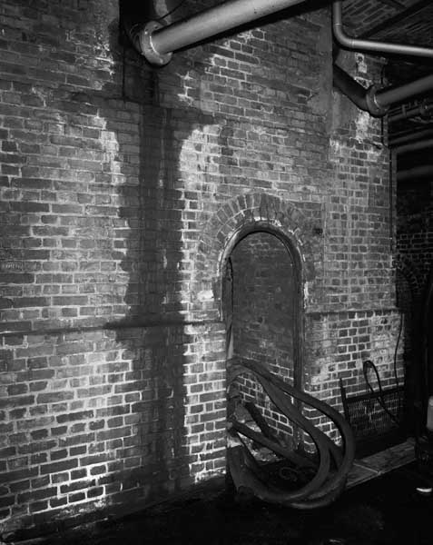 Salle des compresseurs. Chaudière.