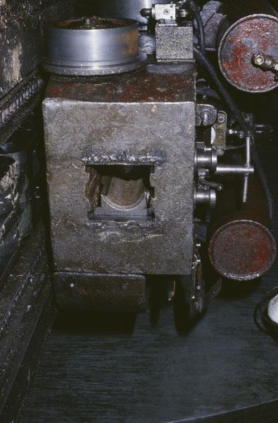 Bâtiment d'étirage 1 : Banc à étirer 1. Détail : chariot d'étirage.