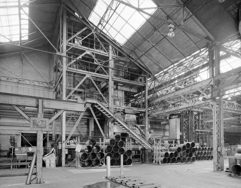 Bâtiment de laminage (2). Four vertical.