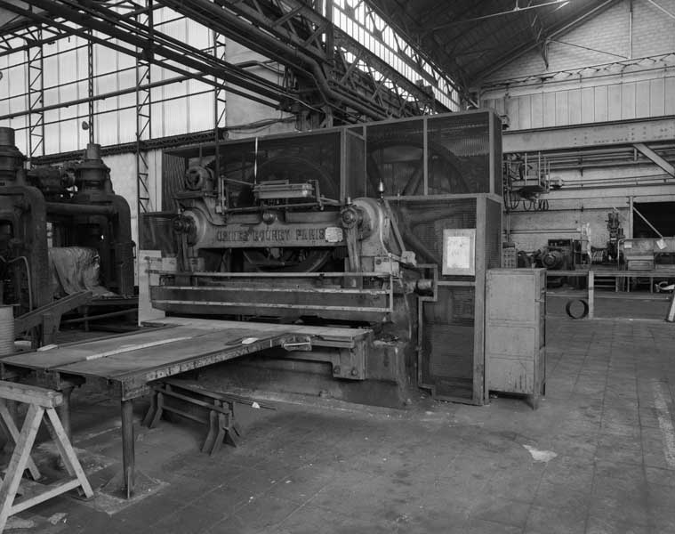 Bâtiment de laminage (2). Cisaille à guillotine (2).