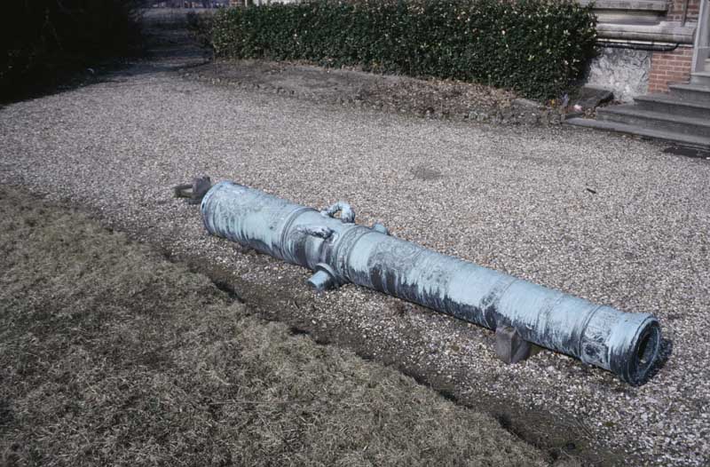Canon "Le Limier", détail.