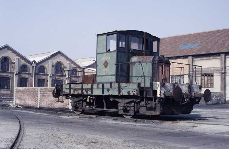 Locotracteur. Vue latérale droite.