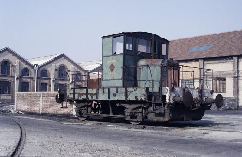 Locotracteur. Vue latérale droite.