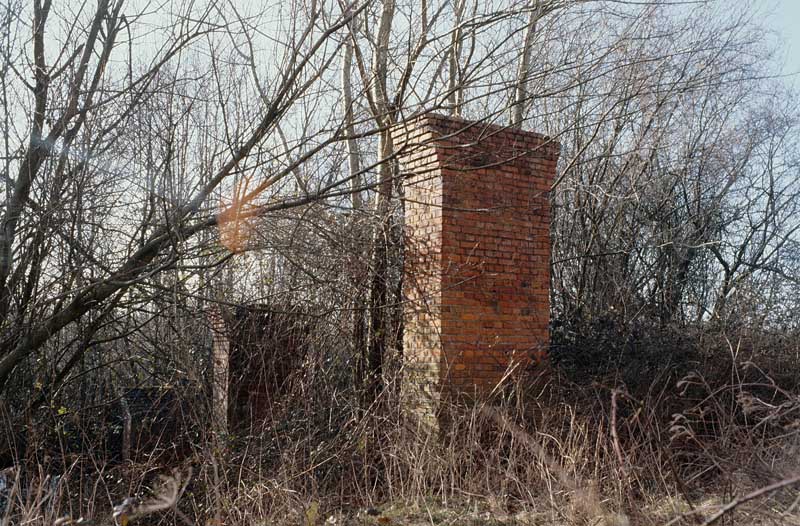Rampe d'accès. Vestiges. Vue prise de l'est.
