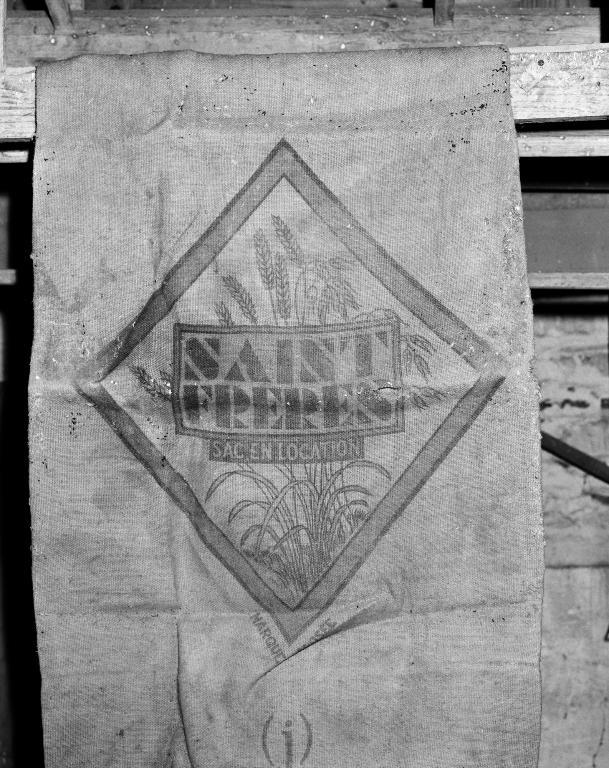 Sac à grains, marque Saints-Frères, sac en location.