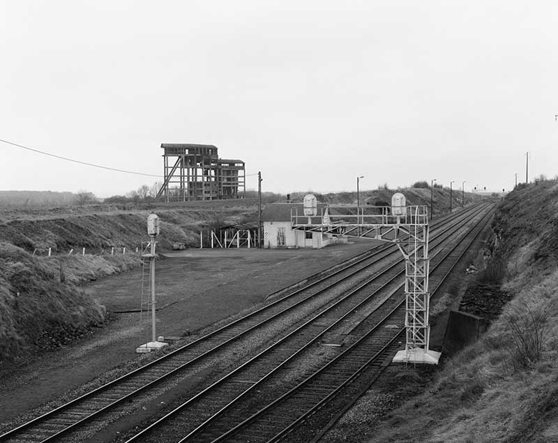 Vue générale, fours à griller, gare et chemin de fer minier.- Photographie ancienne, 1987.