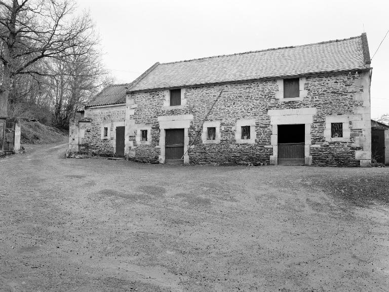 Etables et fenil, vue du nord-ouest.