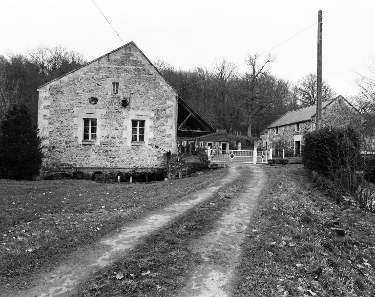 Vue générale du moulin prise de l'ouest.