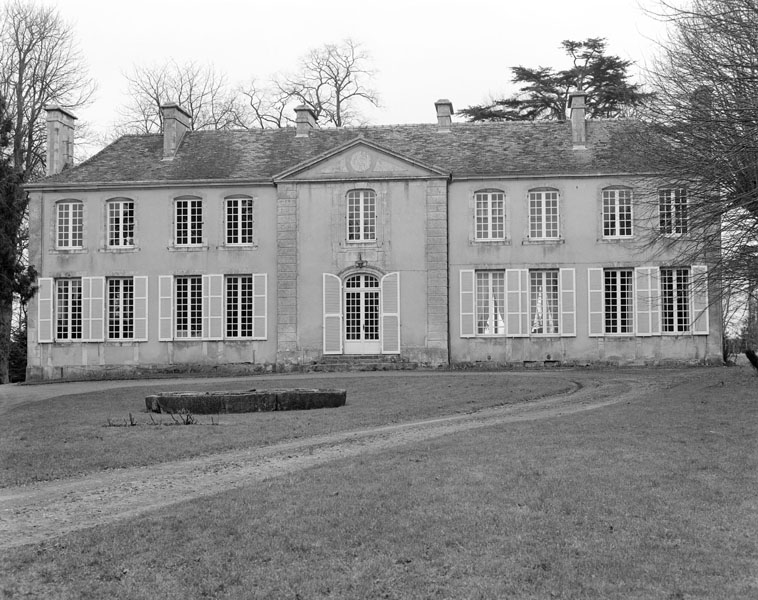 Manoir. Logis, élévation extérieure ouest sur cour. ; Logis, élévation extérieure ouest sur cour.