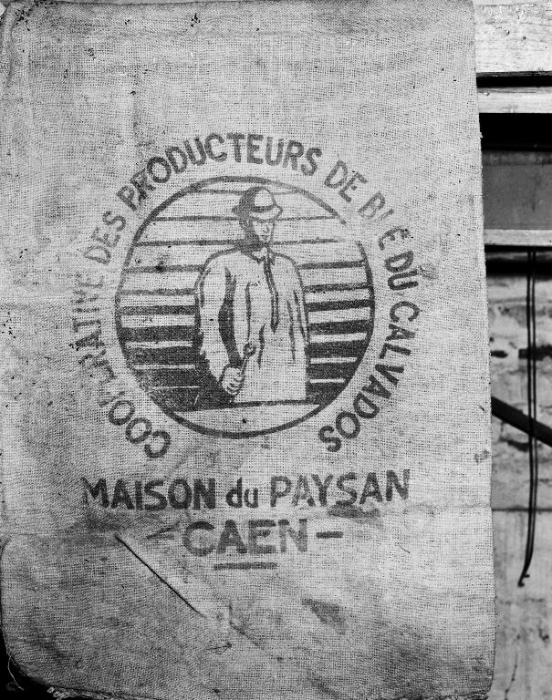 Sac à grains, marque Coopérative des producteurs de blé du Calvados - Maison du Paysan - Caen.