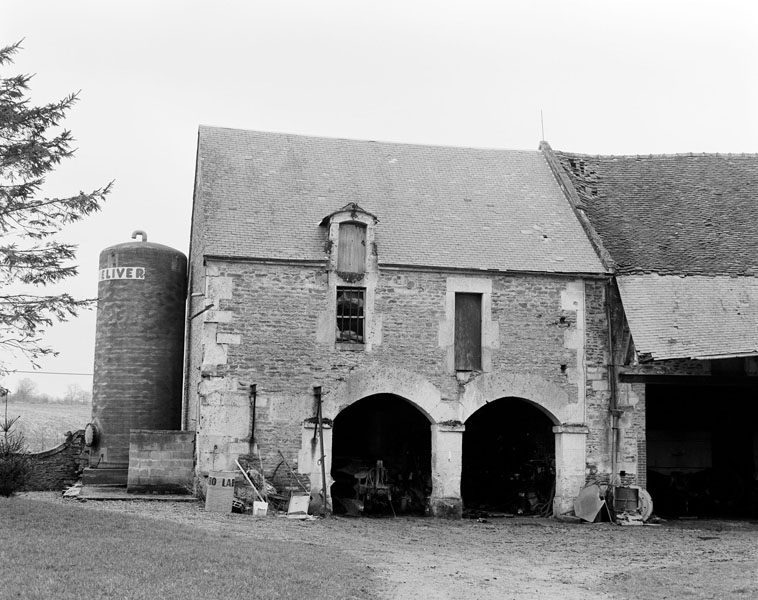 Manoir. Charreterie. ; Charreterie.