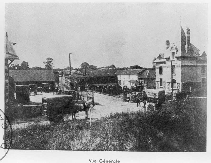Vue générale.- Photographie ancienne, 1937, tiré de : Barbery, Fromagerie, fabrication du camembert par M. Bourdon. / Association normande pour les progrès de l'agriculture, de l'industrie, des sciences et des arts, 1937.