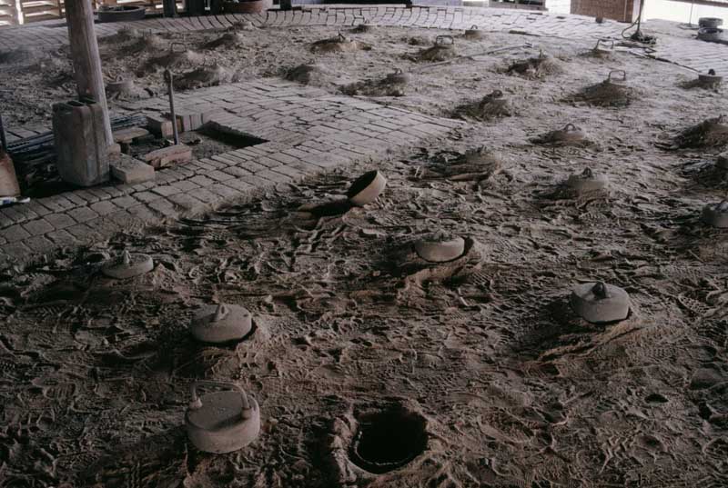 Four continu à galeries. Vue de dessus. Détail : cloches sur trous à feu.