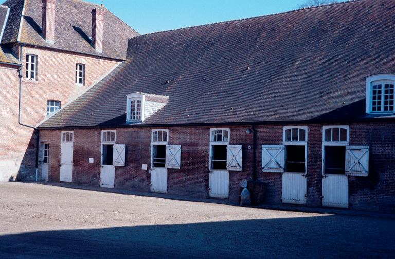 Petites infirmeries pour les chevaux. Elévation sur la cour Lambesc.