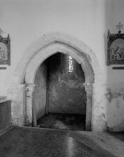 Arcade ouvrant sur la chapelle latérale nord.