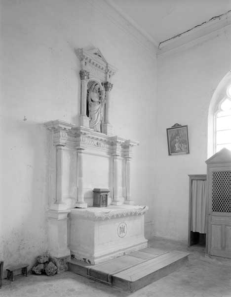 Autel secondaire sud de la Vierge à l'Enfant. ; Autel secondaire sud de la Vierge à l'Enfant.