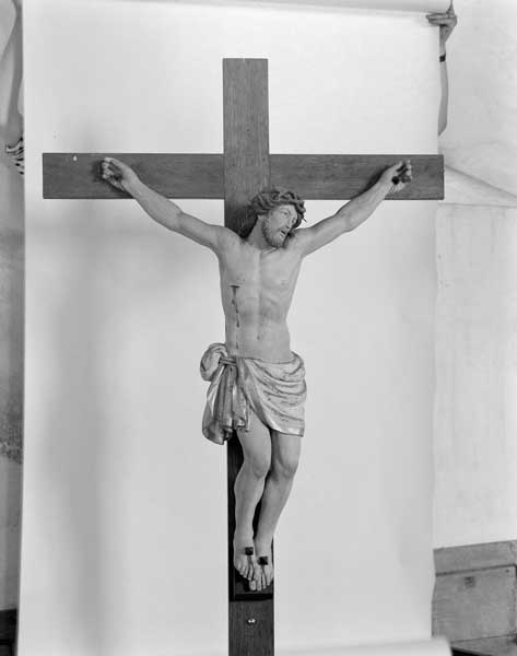 Statue : Christ en croix