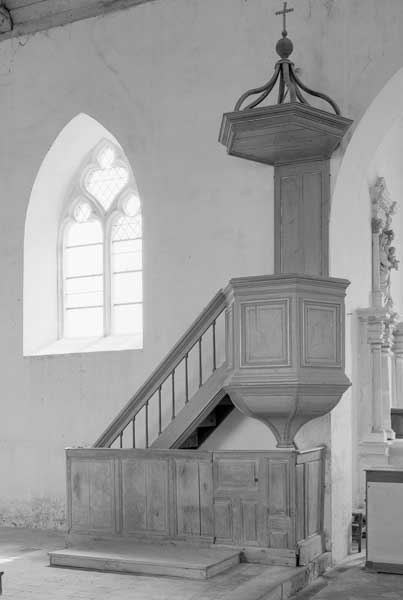 Ensemble d'une chaire à prêcher (d'applique, suspendu) et d'une clôture