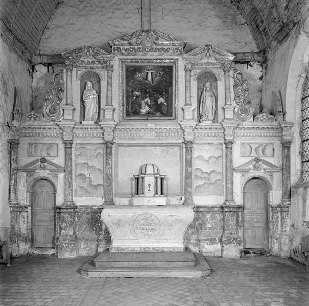 Autel tombeau, tabernacle du maître-autel