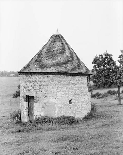 Village, maison, rue d'Orbec, détail du four à chanvre.