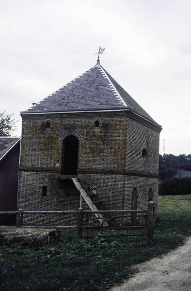 Château, colombier.