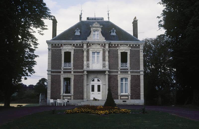 Logis, façade principale sur cour.