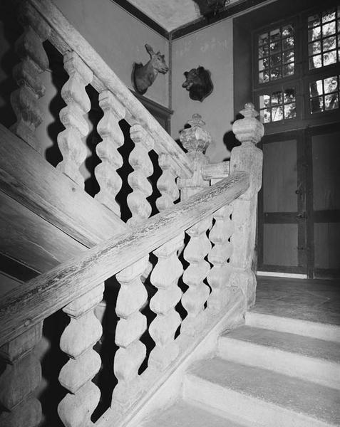 Château, logis, escalier au niveau du deuxième repos.