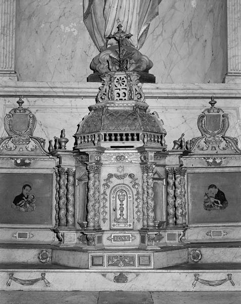 Tabernacle (tabernacle à ailes, tabernacle architecturé)