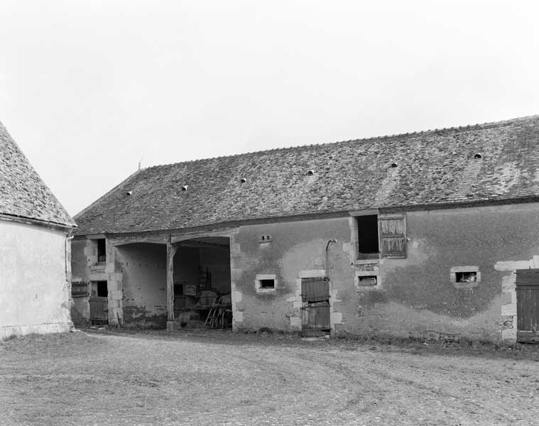 Charretterie, étables et fenil, élevation extérieure nord sur cour.