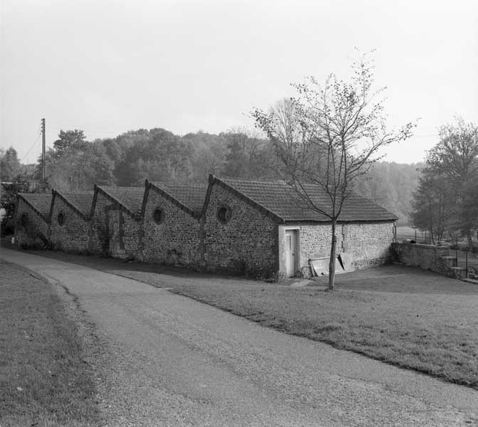Atelier de fabrication, vue prise de l'ouest.