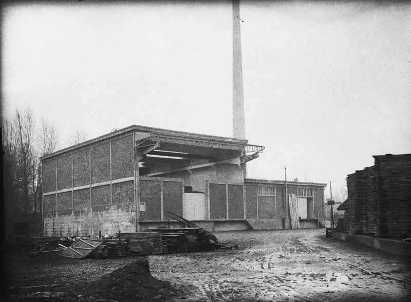 Chaufferie et cheminée d'usine.- Photographie, s.d. (Collection particulière).