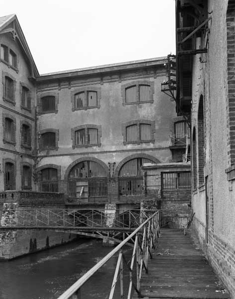 Bâtiment d'eau, vue prise de l'ouest.