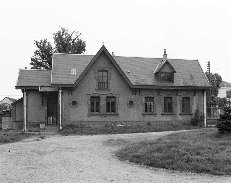 Crèche, vue prise du sud.