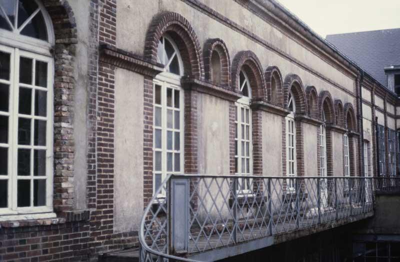 Atelier de fabrication. Vue prise de l'ouest.