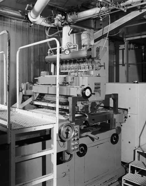 Machine à fabriquer les tablettes de chocolat.