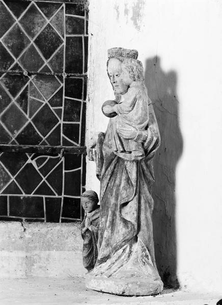 Statue (petite nature) : Vierge à l'Enfant avec donateur