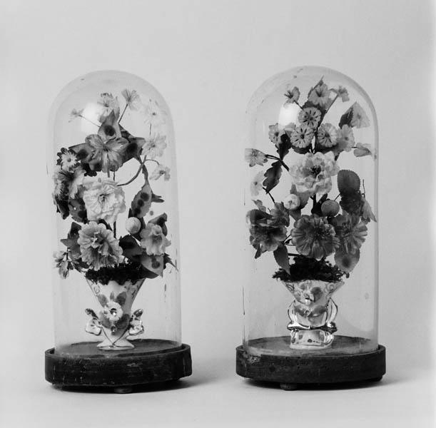 Vases-bouquets d'autel, premier ensemble.