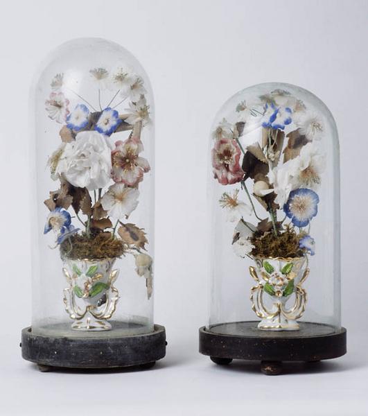 Vases-bouquets d'autel, second ensemble.