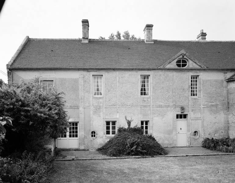 Logis, façade sur cour.