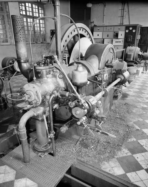 Moteur à combustion interne à piston.
