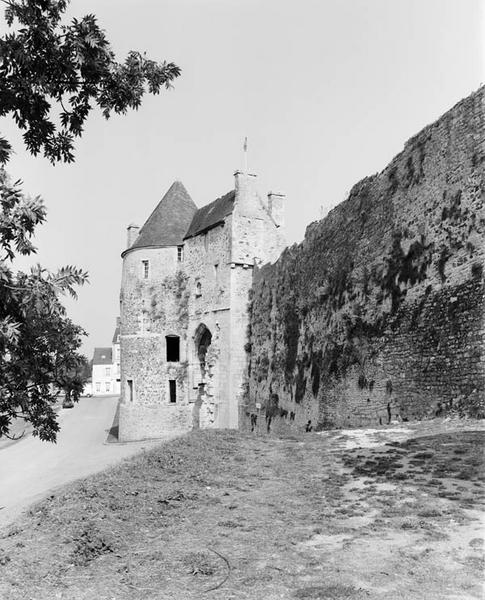 Porte des Cordeliers, vue d'ensemble.