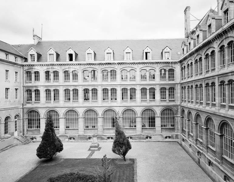 Aile ouest, façade sur la cour d'honneur.