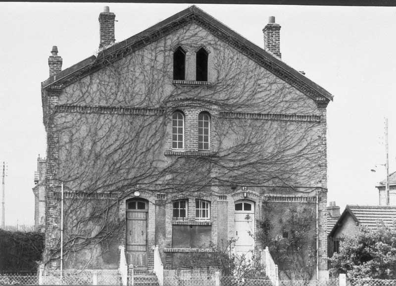 Logements d'ouvriers. Cité Saint-Henri.- Photographie ancienne, plaque de verre. (Collection particulière).