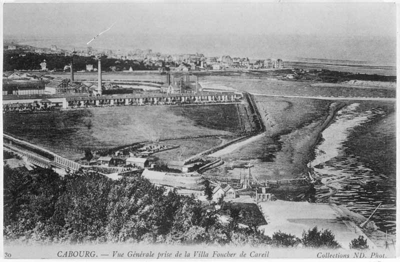 30 - Cabourg - Vue générale prise de la villa Foucher de Careil.- Carte postale, ND photo, s.d., début 20e siècle. (Collection particulière).