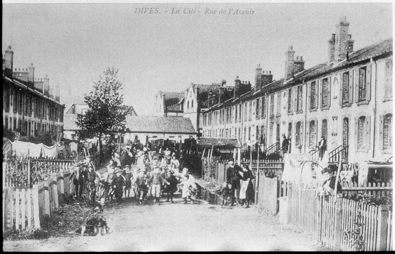 Dives - La Cité. Rue de l'Avenir.- Carte postale, A. D., s. d., début 20e siècle. (Collection particulière).